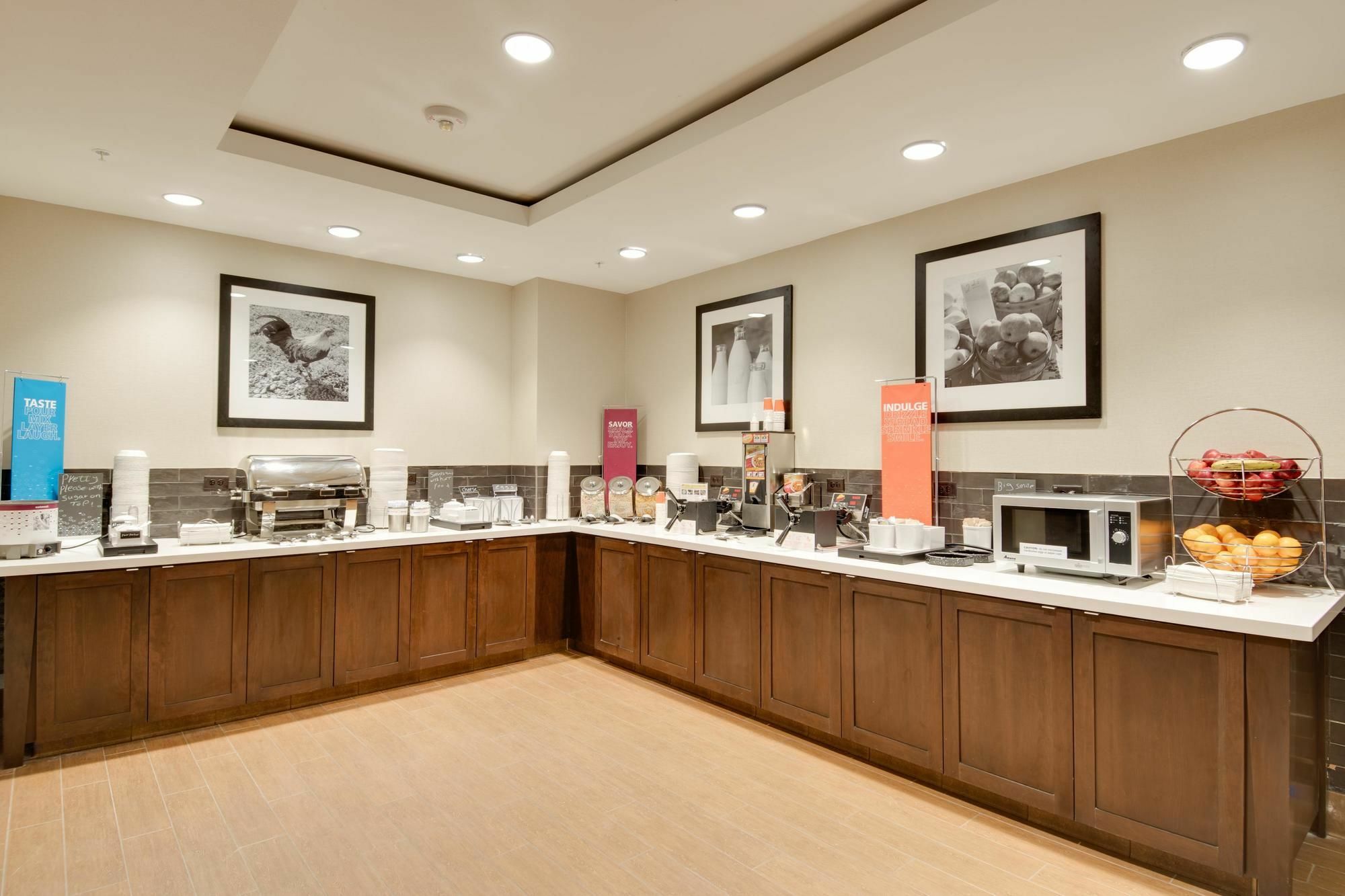 Hampton Inn & Suites Los Angeles - Glendale Dış mekan fotoğraf