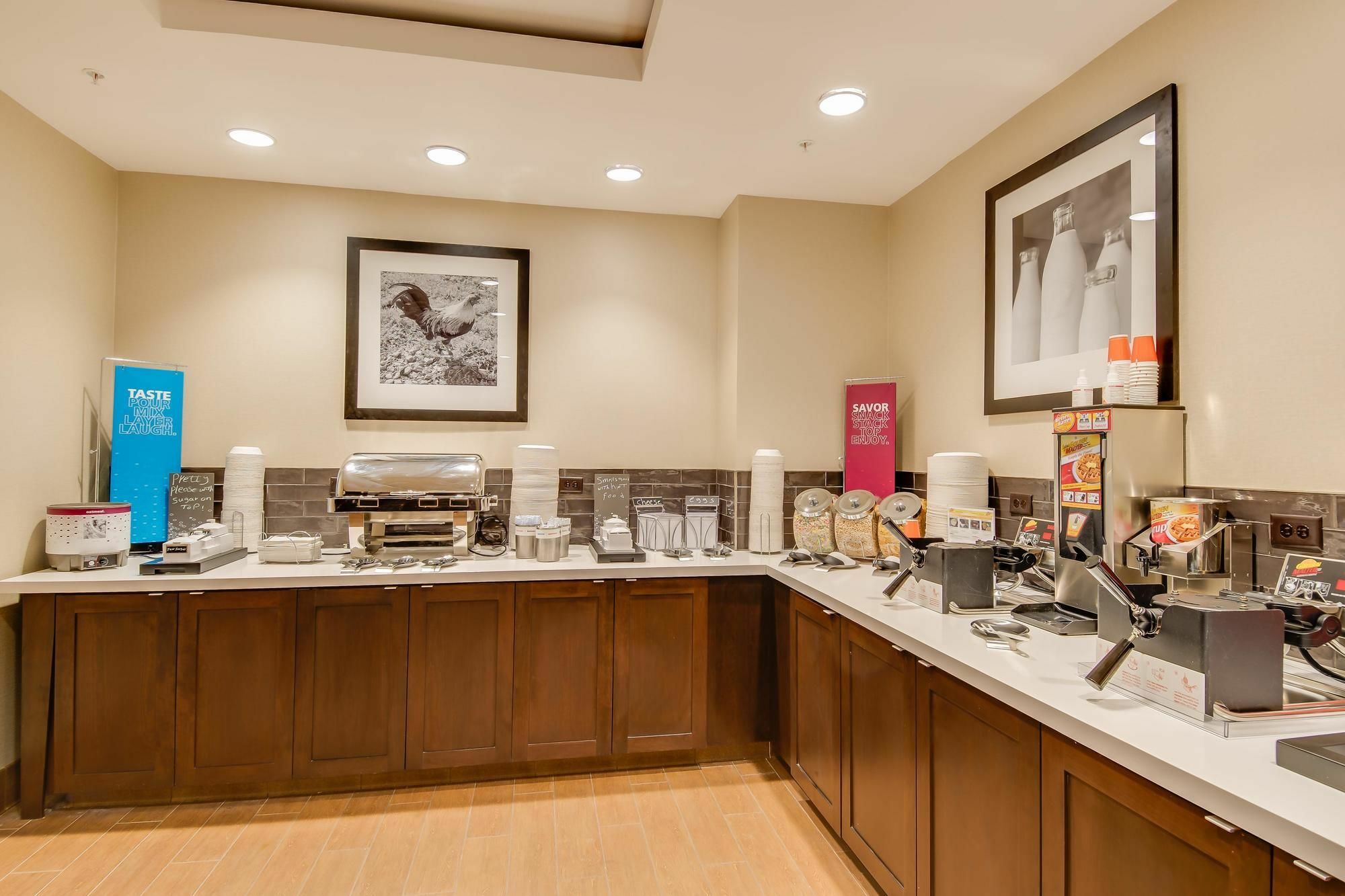 Hampton Inn & Suites Los Angeles - Glendale Dış mekan fotoğraf