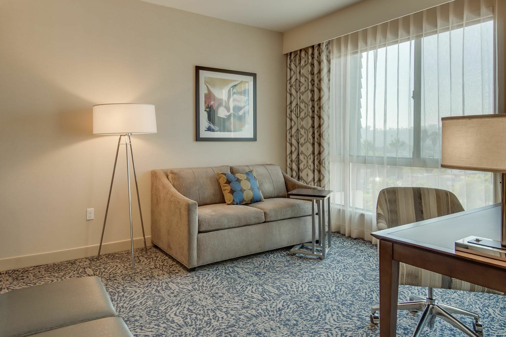 Hampton Inn & Suites Los Angeles - Glendale Dış mekan fotoğraf
